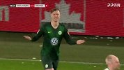 第49分钟沃尔夫斯堡球员威廉射门