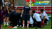 世界杯-14年-小组赛-D组-第1轮-英格兰队医兴奋庆祝扭伤被担架抬走-花絮