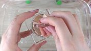 用亮片、史莱姆、闪粉给水晶泥染色，无硼砂，美哒哒