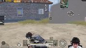 和平精英不求人：最狠的一次1V1，妹子一死马上火力全开
