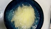 酸辣土豆丝，食材简单，脆爽可口