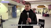詹姆斯首次以湖人身份回克利夫兰 看父老乡亲想对勒布朗说些什么吧