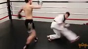 格斗-15年-360度回旋踢PK千斤膝击 异种格斗跆拳道VS泰拳-新闻