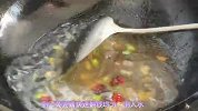 简单家常菜调好料汁倒里面炖一会儿就好，鲜嫩入味好吃
