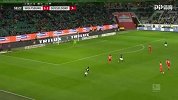 第59分钟沃尔夫斯堡球员鲁西隆射门