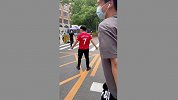 与青春有关！一考生高考结束后做出C罗标志性庆祝动作Siuuu