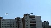 震惊！直击伏尔加格勒UFO群 楼宇间自由穿梭