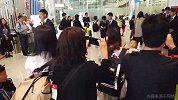 日本队开启美洲杯新征程！穿上一身帅气西装 把头发梳成大人模样