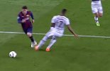 百看不腻！梅西欧冠晃到博阿滕名场面