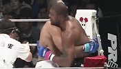 惨烈激战！胡阿VS杰克逊展开肉搏 最后一波铁膝组合锁定胜利