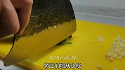 萝卜简单又好吃的做法，加1把馓子拌一拌，清脆爽口，开胃又解腻