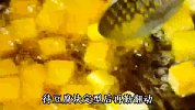夜市上超火的浇汁豆腐，成本不到五块的豆腐，在家可以做一大盘