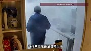 女子刚出厨房高压锅瞬间炸开，“万幸人没有受伤”，现场视频