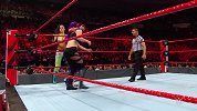 WWE-18年-RAW第1313期：女子双打赛 班克斯&贝莉VS当地摔跤手集锦-精华