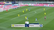 第41分钟那不勒斯球员因西涅射门