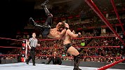 WWE-18年-RAW第1292期：单打赛 米兹VS罗林斯-单场
