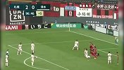 瞄准队友头部就是一脚？J联赛再现奇葩场景 自己人打自己人