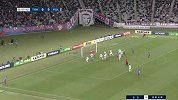 东京发出角球传中进攻 高萩洋次郎外围起脚怒射高出