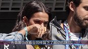 内马尔女友看台激动落泪！我对你的爱就是陪你一起哭