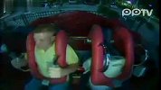 悲剧男玩弹椅被吓坏