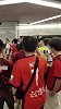 海港球迷在地铁站起哄嘲讽申花球迷 现场的安保都无奈了