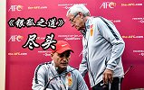 回顾里皮执教中国男足微纪录片：《银狐之道》