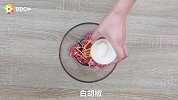 老板！来一碗泰式风味牛肉末，再来两碗饭！