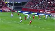 第2分钟第戎球员巴尔德射门 - 打偏