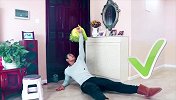 让你日常宅家就像在健身房 看看小哥如何自创居家训练
