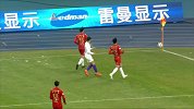 角球旗杆又抢戏！ 无辜角球杆遭皮球重击被撞断