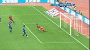 上港禁区头球摆渡 李圣龙门前包抄可惜腿短