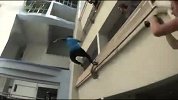 跑酷-15年-五大洲跑酷高手齐聚新加坡 开挂狂飙飞楼演绝技-新闻
