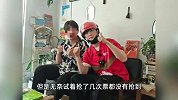 张艺兴现身送京东外卖，和听障粉丝全程手语交流、送演唱会门票