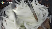 色香味俱全的电饭锅手抓饭，让人垂涎三尺！