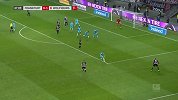 第48分钟法兰克福球员马丁·欣特雷格射门 - 打偏