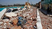 河南漯河大风刮倒外墙一人被砸身亡 可怕现场画面曝光