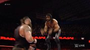 WWE-16年-RAW第1231期：单打赛罗林斯VS斯特劳曼-全场