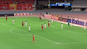 中国足协杯-17赛季-淘汰赛-1/4决赛次回合-第14分钟射门 场地浇水过多影响上港攻势 奥斯卡必进一球却被意外化解-花絮