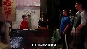武汉硬核烧烤摊，老板婆婆脾气火爆，顾客被揍了还来吃