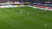 第29分钟帕德博恩球员米歇尔射门 - 击中门框