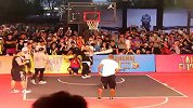 篮球-14年-2014巨星中国行：保罗中国行上海站单脚与潘玮柏比罚篮-新闻
