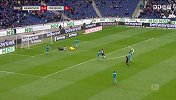 第31分钟汉诺威96球员贝布射门