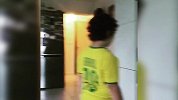 库鸟进球啦！巴西小萌娃看直播唱跳嚎叫太可爱
