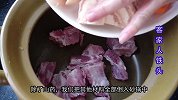 排骨汤这样搭配着煲，汤汁鲜甜，美味滋润，做法很简单一看就会！