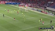 第32分钟浦和红钻球员槙野智章射门