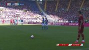 第63分钟罗马球员德罗西射门