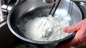零失败的疙瘩汤做法，10分钟做一大锅，疙瘩劲道爽滑，营养又好喝