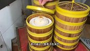 福建大叔首创干煎汤包做法，1个比脸还大满满蟹黄，日做150多个