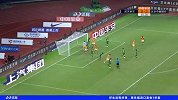 武汉获得角球机会找后点 韩鹏飞门前高高跃起头槌高出