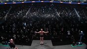 UFC257钻石VS嘴炮称重对视：不再剑拔弩张 两人基情满满
